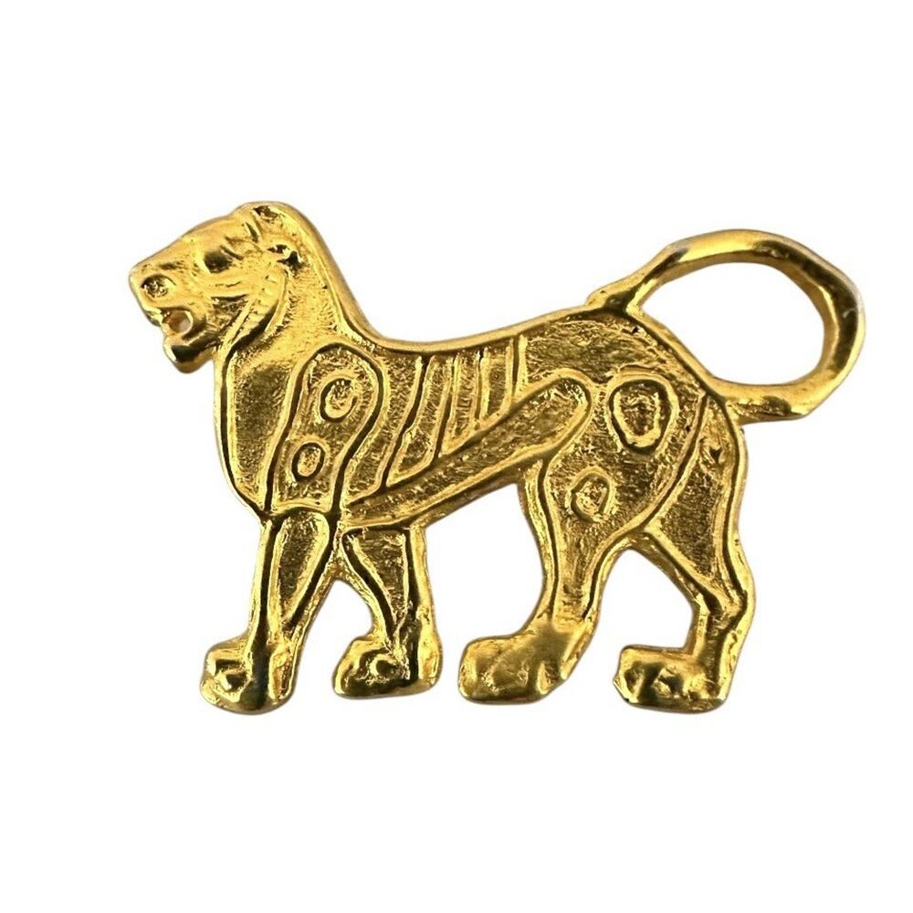 Persian Lion MMA Metropolitan Museum Art Gold Tone Persian Lion Brooch Signed